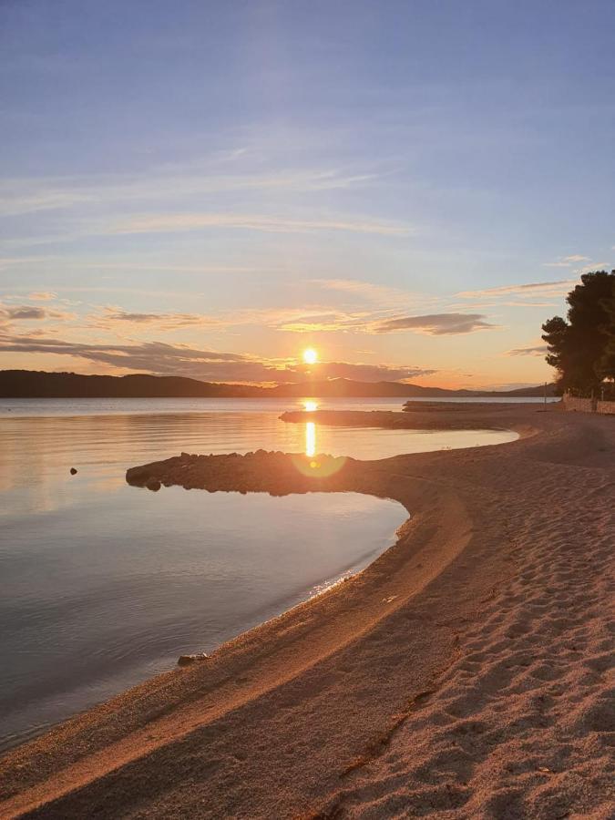 Studio Apartman Violeta II - 50M From The Beach Trogir Exterior foto