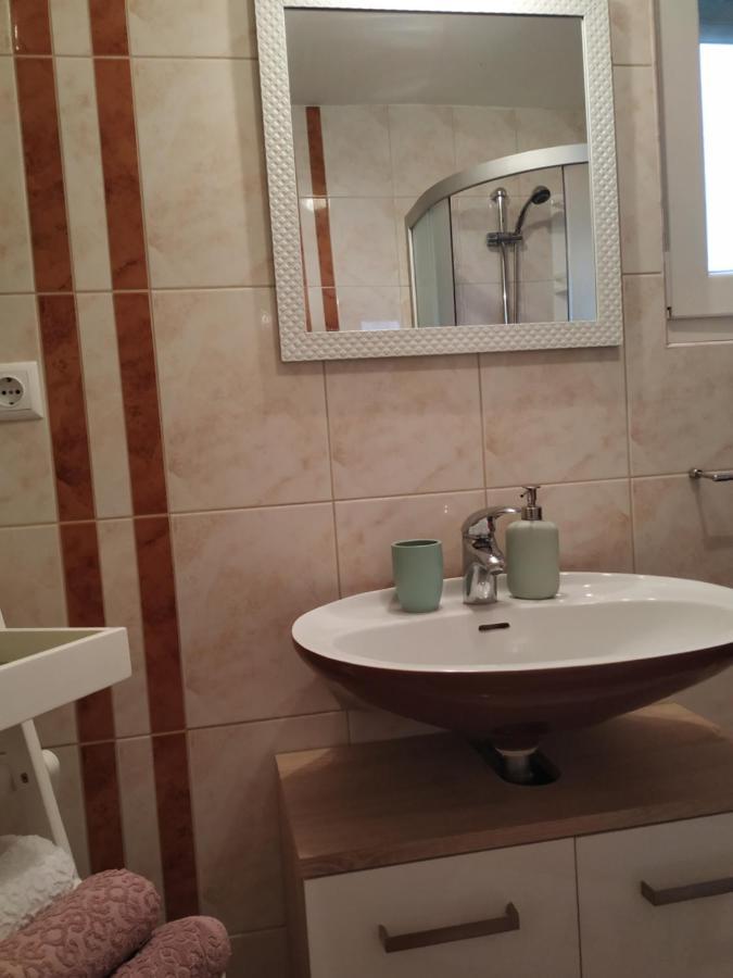 Studio Apartman Violeta II - 50M From The Beach Trogir Exterior foto